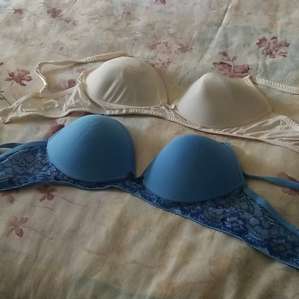 Warner's bras 36C in tan & blue Tuxedo  style.